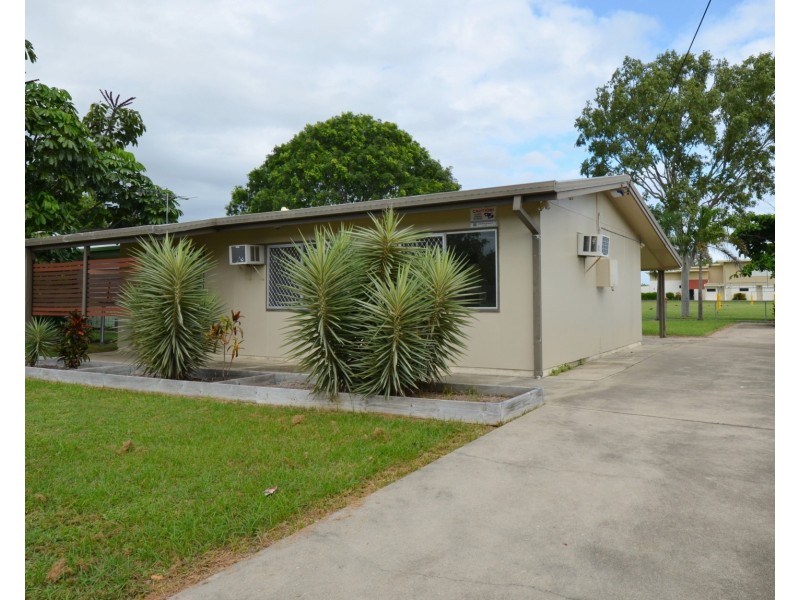 17 Saltbush Boulevard, Rasmussen QLD 4815