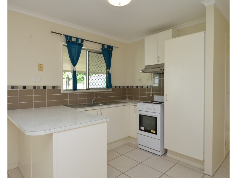 17 Saltbush Boulevard, Rasmussen QLD 4815