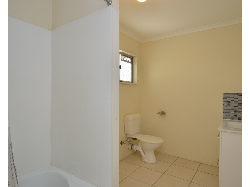 17 Saltbush Boulevard, Rasmussen QLD 4815