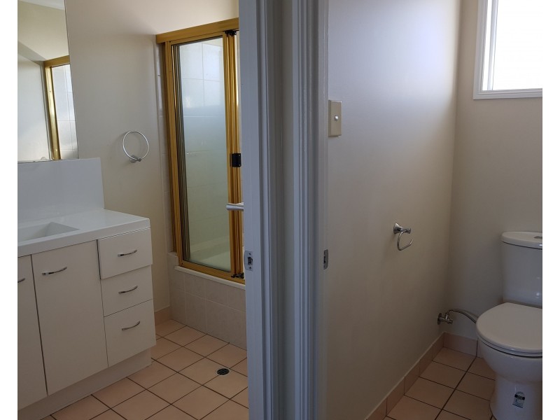 4/11 Second Avenue, Railway Estate QLD 4810