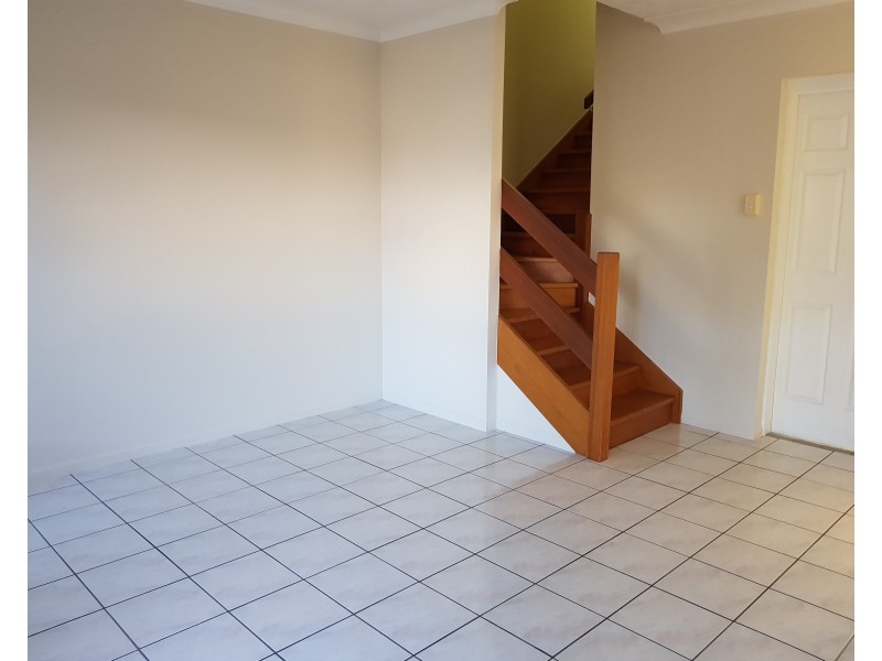 4/11 Second Avenue, Railway Estate QLD 4810