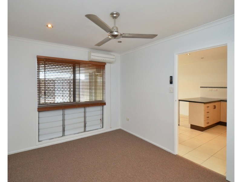 2/17 Crowder Street, Garbutt QLD 4814