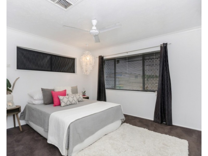 438 Bayswater Road, Mount Louisa QLD 4814