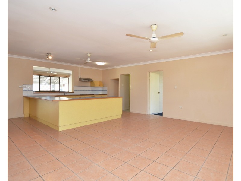 143 Miles Avenue, Kelso QLD 4815