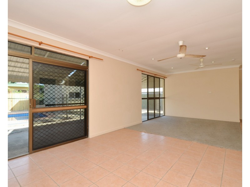 143 Miles Avenue, Kelso QLD 4815