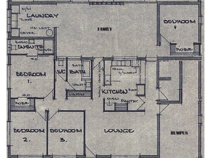 143 Miles Avenue, Kelso QLD 4815 Floorplan