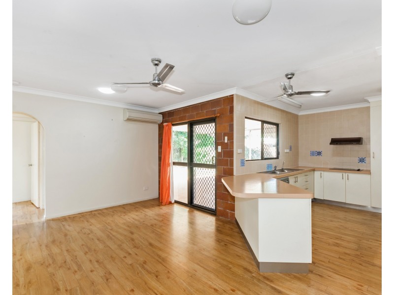 25 Emerald Street, Kirwan QLD 4817