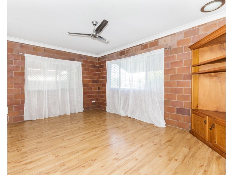 25 Emerald Street, Kirwan QLD 4817