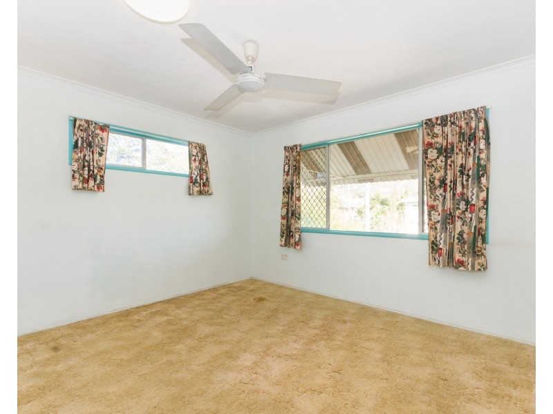 28 Davies Street, Mount Louisa QLD 4814