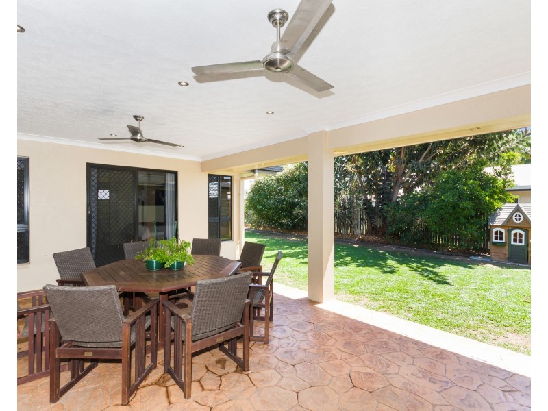 8 Buller Close, Mount Louisa QLD 4814