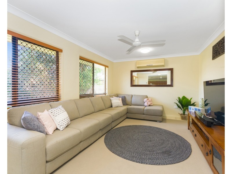 8 Buller Close, Mount Louisa QLD 4814