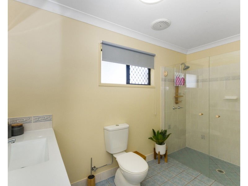 8 Buller Close, Mount Louisa QLD 4814