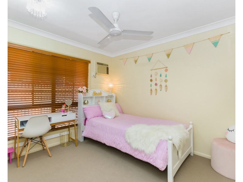 8 Buller Close, Mount Louisa QLD 4814