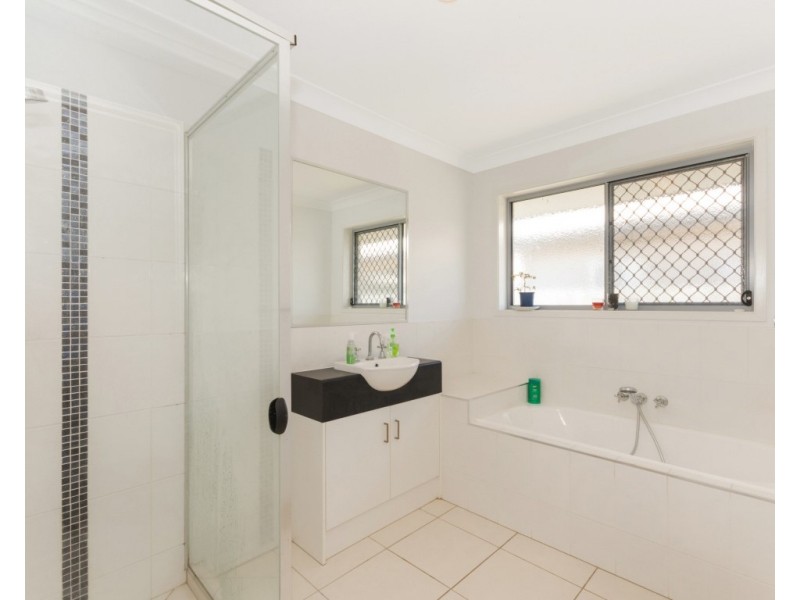 61 Sanctum Boulevard, Mount Low QLD 4818