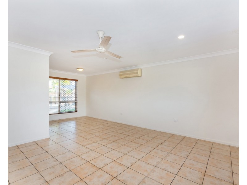 9 Laguna Ave, Kirwan QLD 4817