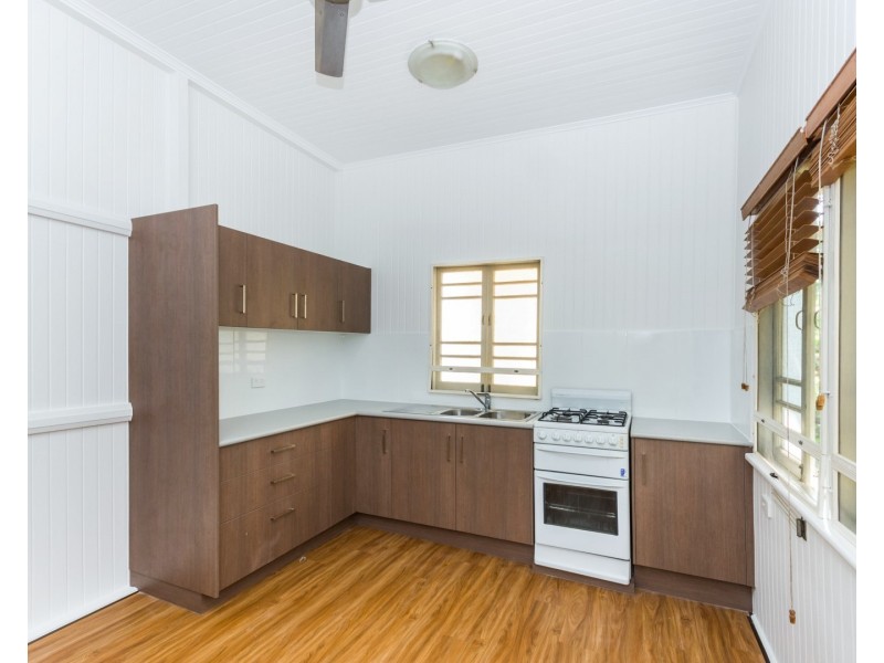 8 Third Street, Railway Estate QLD 4810