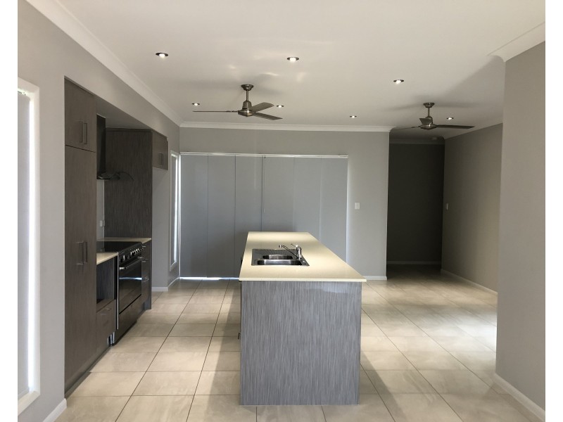 26 Fremont Street, Mount Low QLD 4818