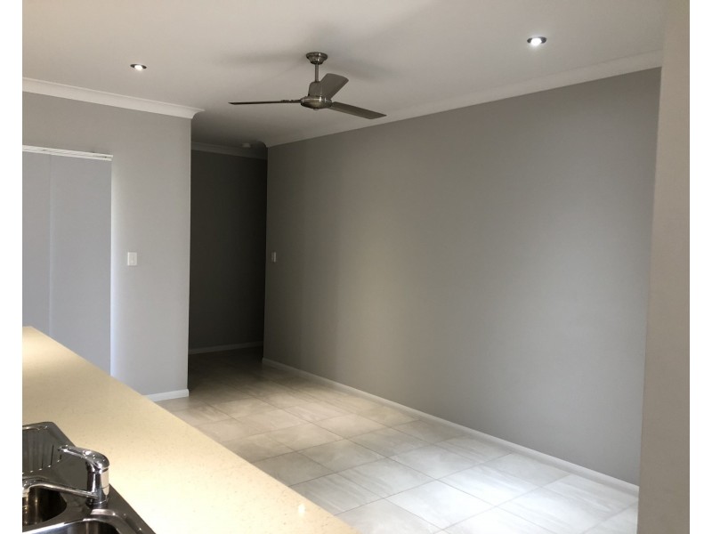 26 Fremont Street, Mount Low QLD 4818