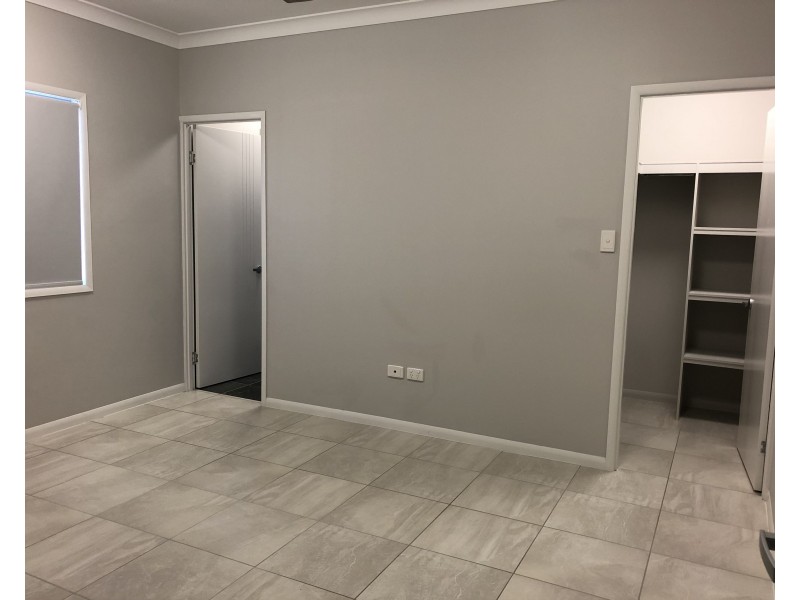 26 Fremont Street, Mount Low QLD 4818