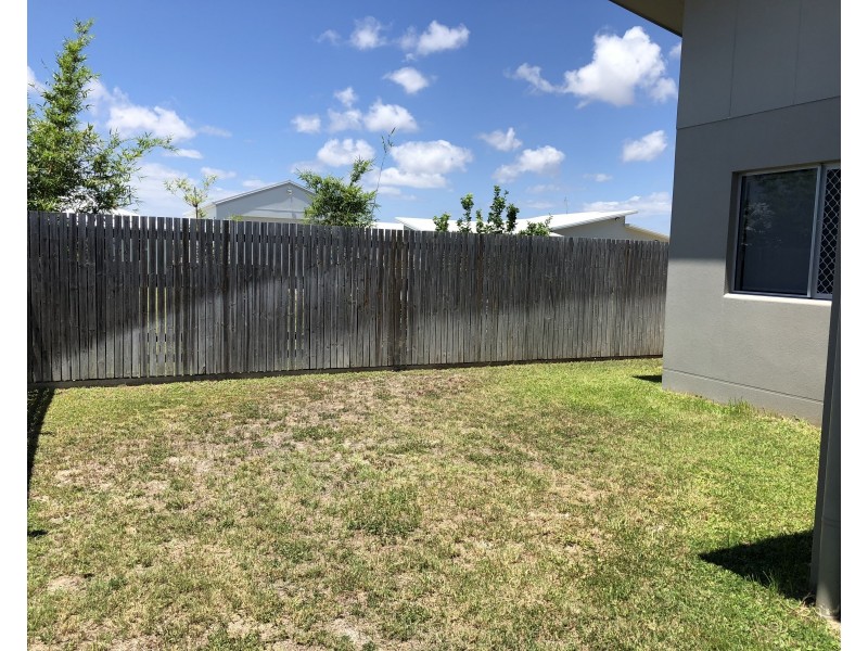 26 Fremont Street, Mount Low QLD 4818