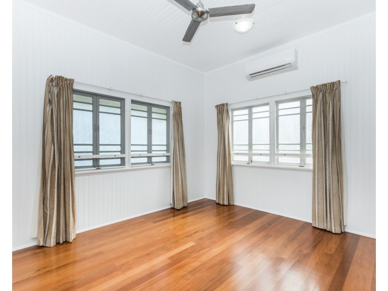 8 Third Street, Railway Estate QLD 4810