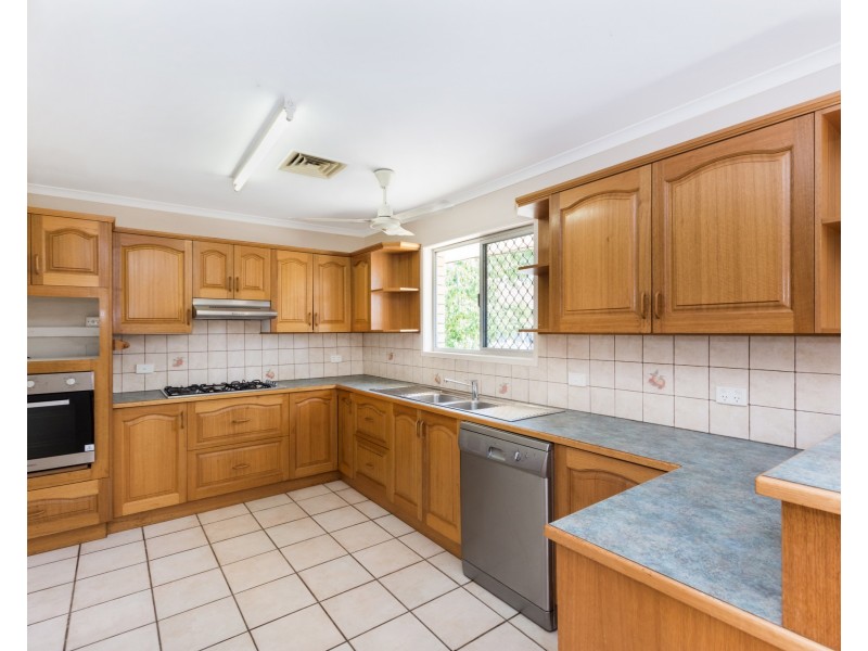 6 Winston Crescent, Kirwan QLD 4817