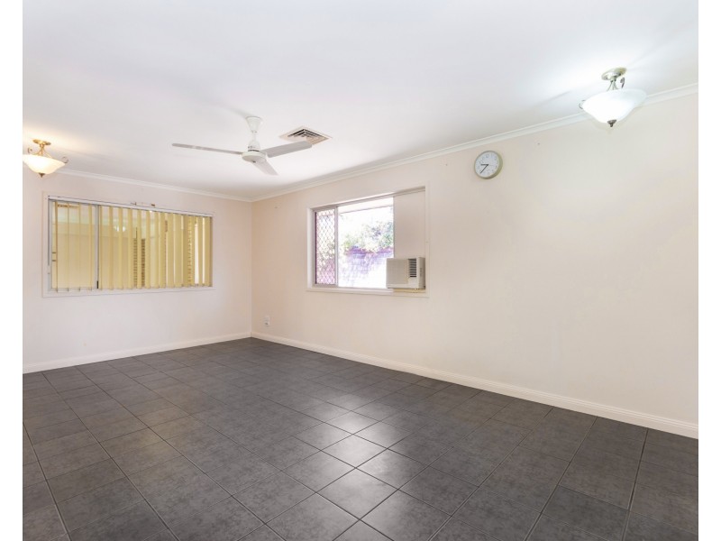 6 Winston Crescent, Kirwan QLD 4817