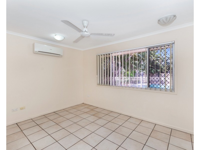 6 Winston Crescent, Kirwan QLD 4817