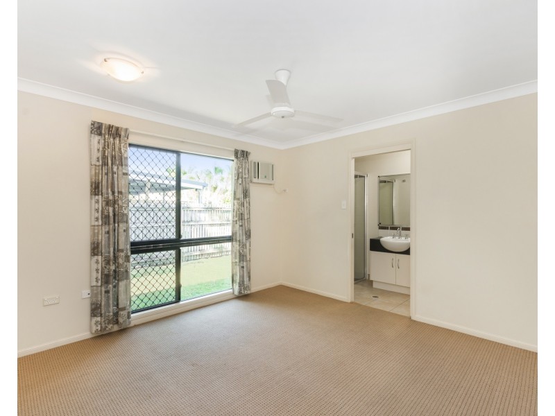 5 Gernika Court, Bushland Beach QLD 4818