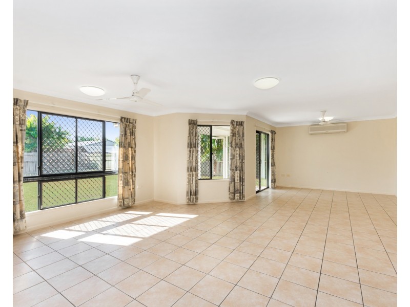 5 Gernika Court, Bushland Beach QLD 4818