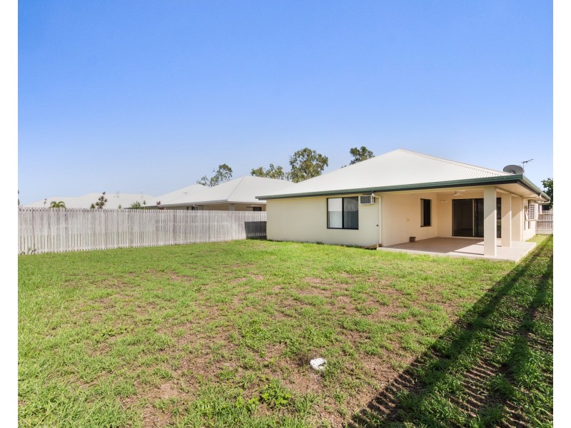 20 Lochern Way, Bushland Beach QLD 4818