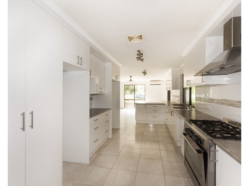 124 Toolakea Beach Road, Bluewater QLD 4818