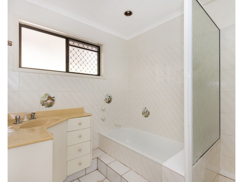 124 Toolakea Beach Road, Bluewater QLD 4818