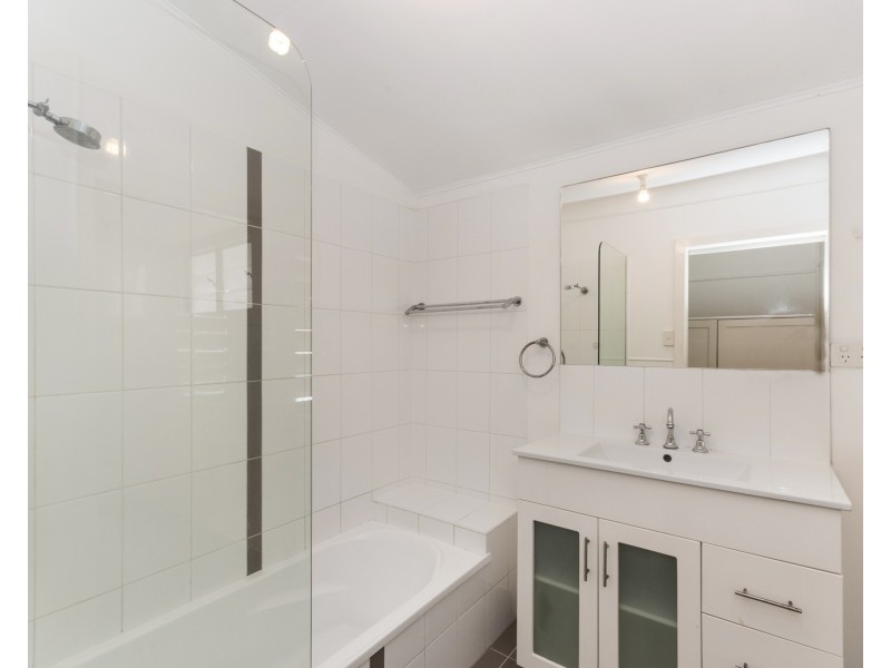 44 Bayswater Road, Hyde Park QLD 4812