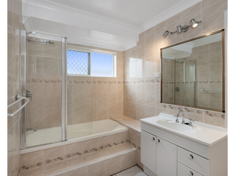 42 Chiquita Avenue, Rasmussen QLD 4815