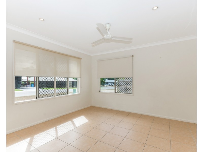 26 Seabrook Circuit, Bushland Beach QLD 4818