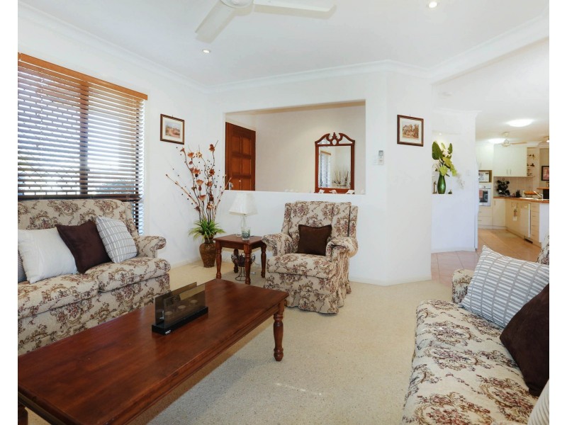 12 Squires Crescent, Kirwan QLD 4817