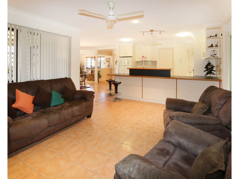 12 Squires Crescent, Kirwan QLD 4817