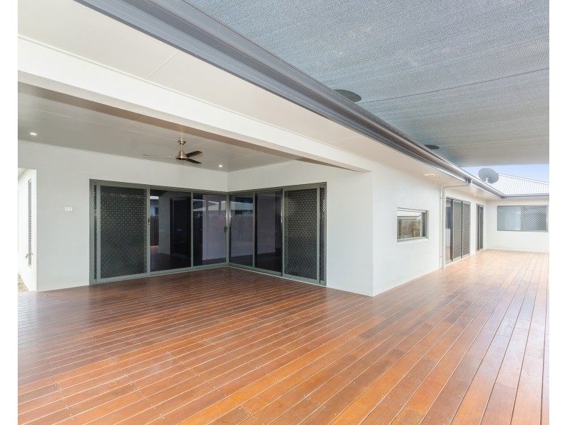 11 Friday Avenue, Burdell QLD 4818