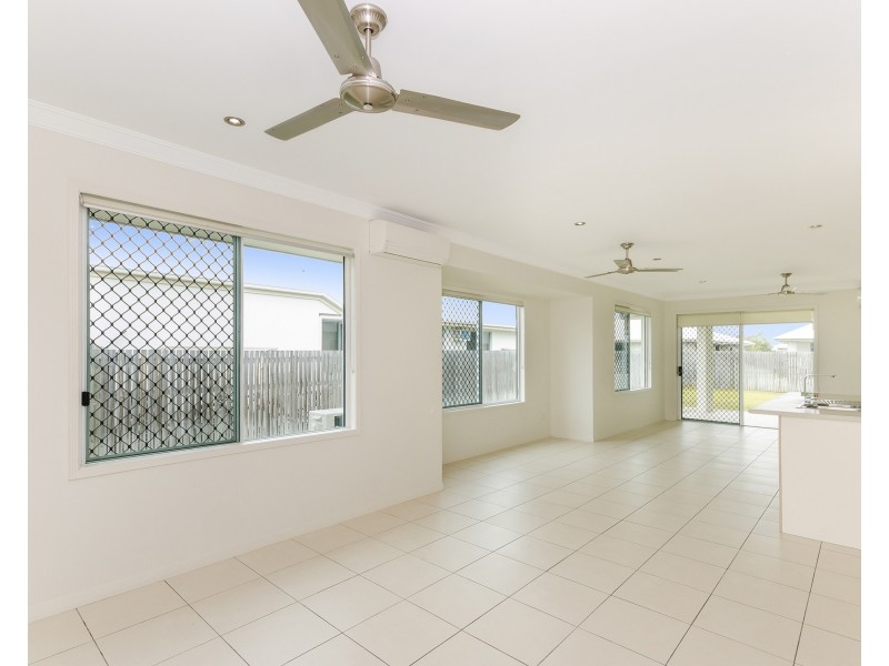 17 Stockton Elbow, Mount Louisa QLD 4814