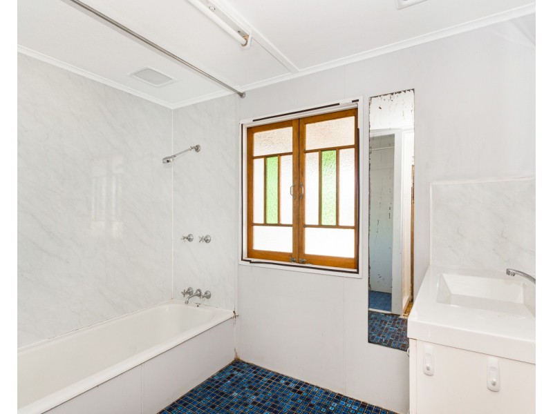 33 Seventh Street, Railway Estate QLD 4810