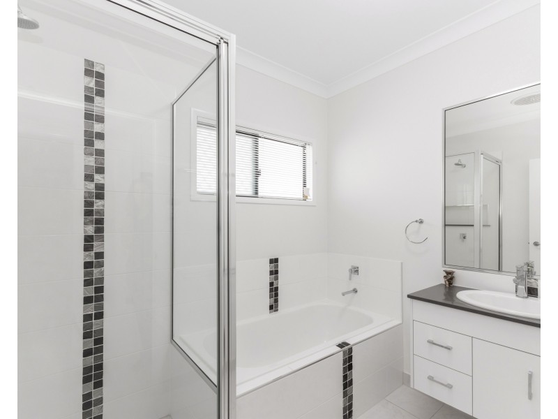 10 Wainscot Street, Shaw QLD 4818