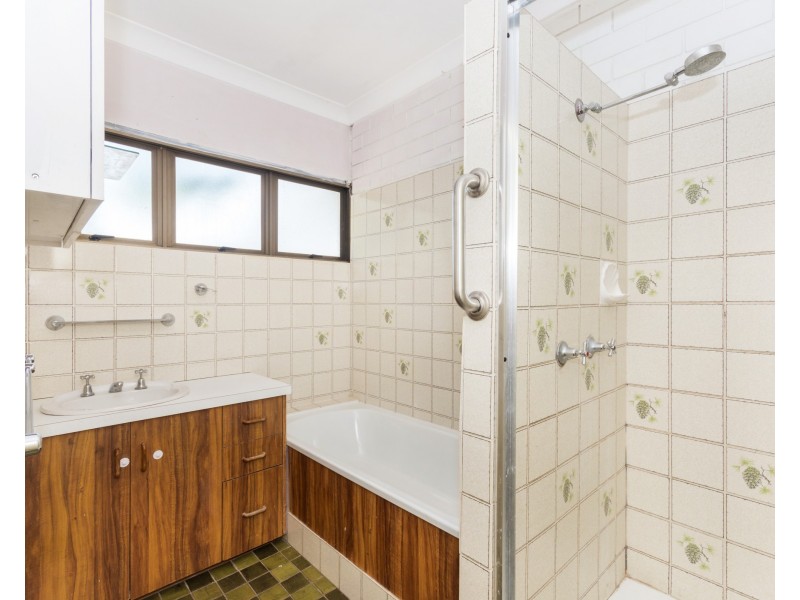 8 Buunong Avenue, Kelso QLD 4815