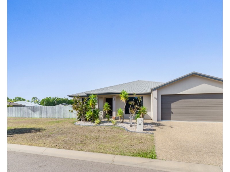 82 Daintree Drive, Bushland Beach QLD 4818