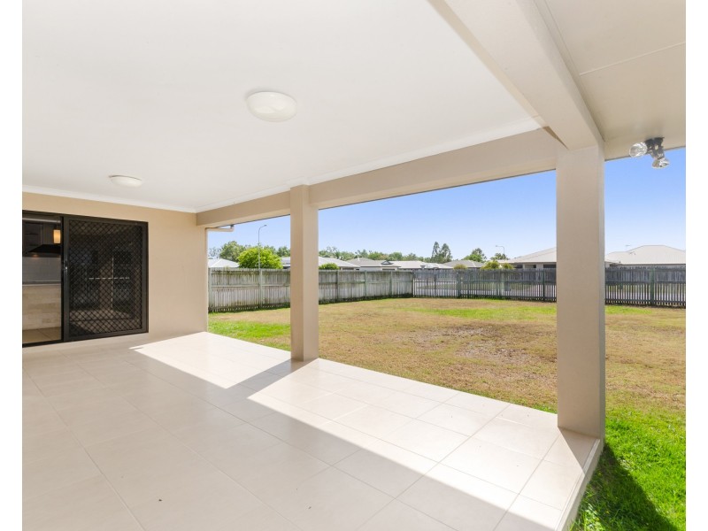82 Daintree Drive, Bushland Beach QLD 4818
