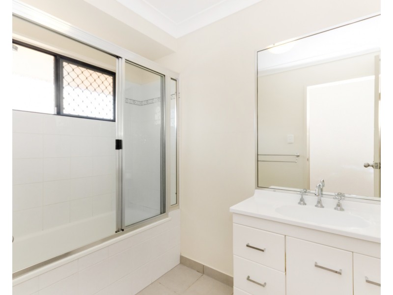 2 Romboli Court, Burdell QLD 4818