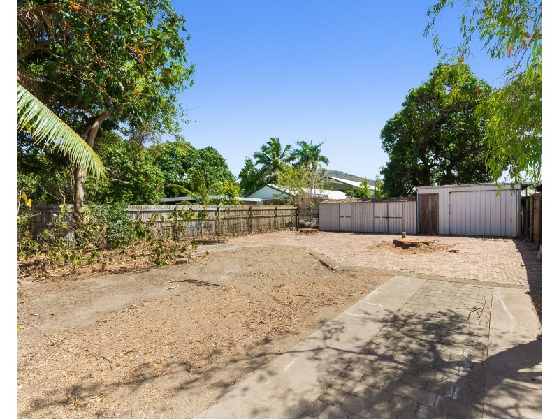 1 Piccadilly Street, Hyde Park QLD 4812