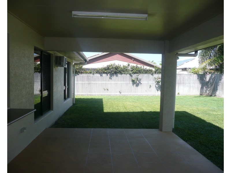 24 Woodwark Drive, Bushland Beach QLD 4818