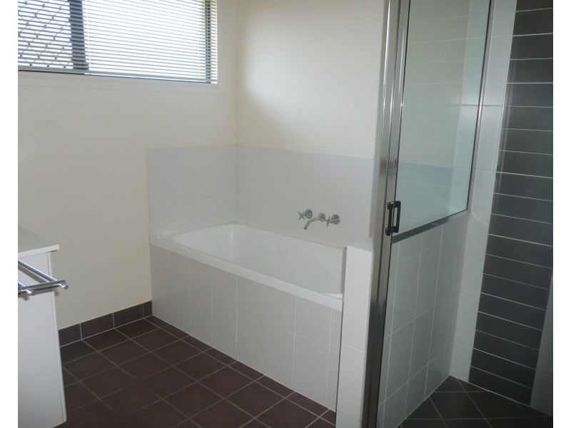 24 Woodwark Drive, Bushland Beach QLD 4818