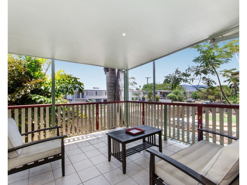 37 Davies Street, Mount Louisa QLD 4814